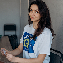 Марина Онищенко — викладачка англійської